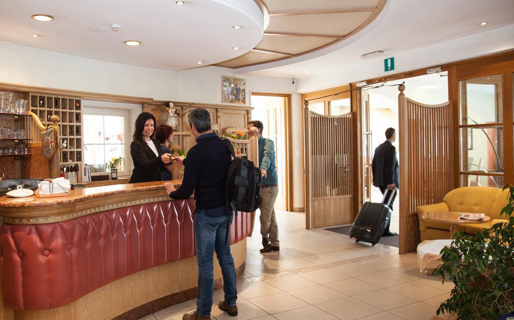 Hotel Comfort Erica Dolomiti Val D'Adige Salorno Extérieur photo